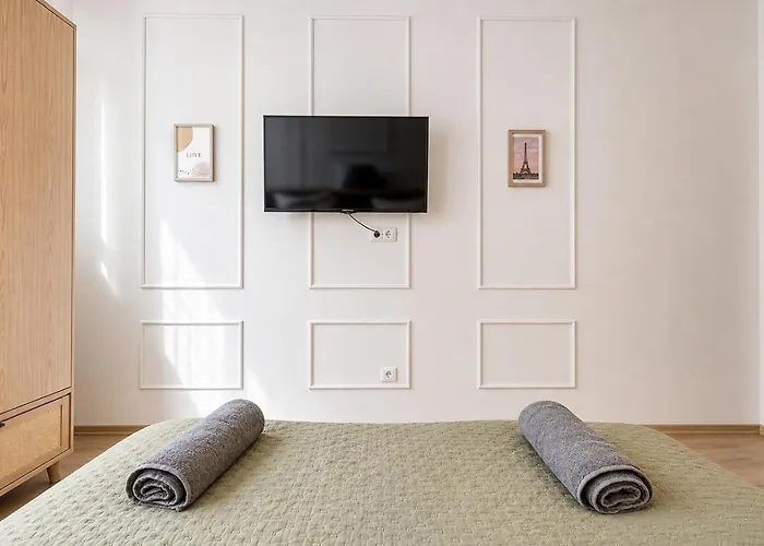 Apartment Multiple And At The Heart Of *